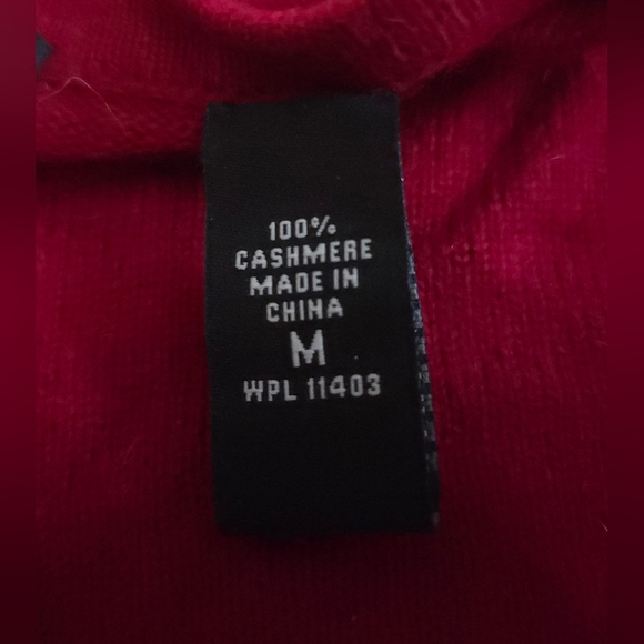 Lord & Taylor Cashmere Sweater in Dark Red - Picture 4 of 4